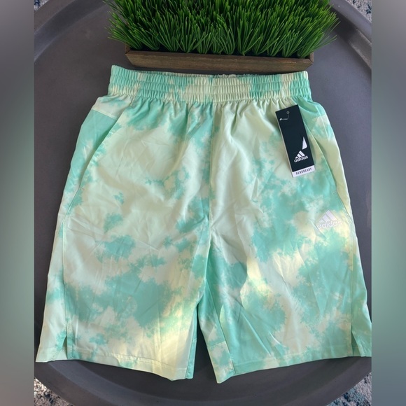 Adidas Shorts NWT Boy’s Large Size 14/16 ‘Almost Lime’ - Picture 1 of 8
